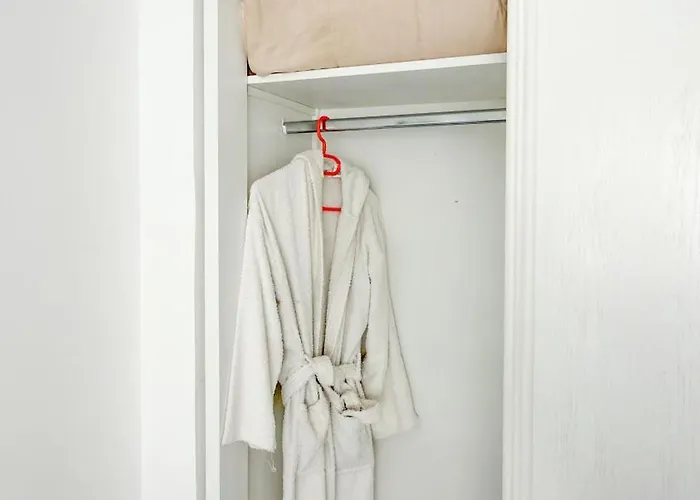 Apartamento Sunny Lakes - Relax , Recharge & Shine Where Summer Never Ends
